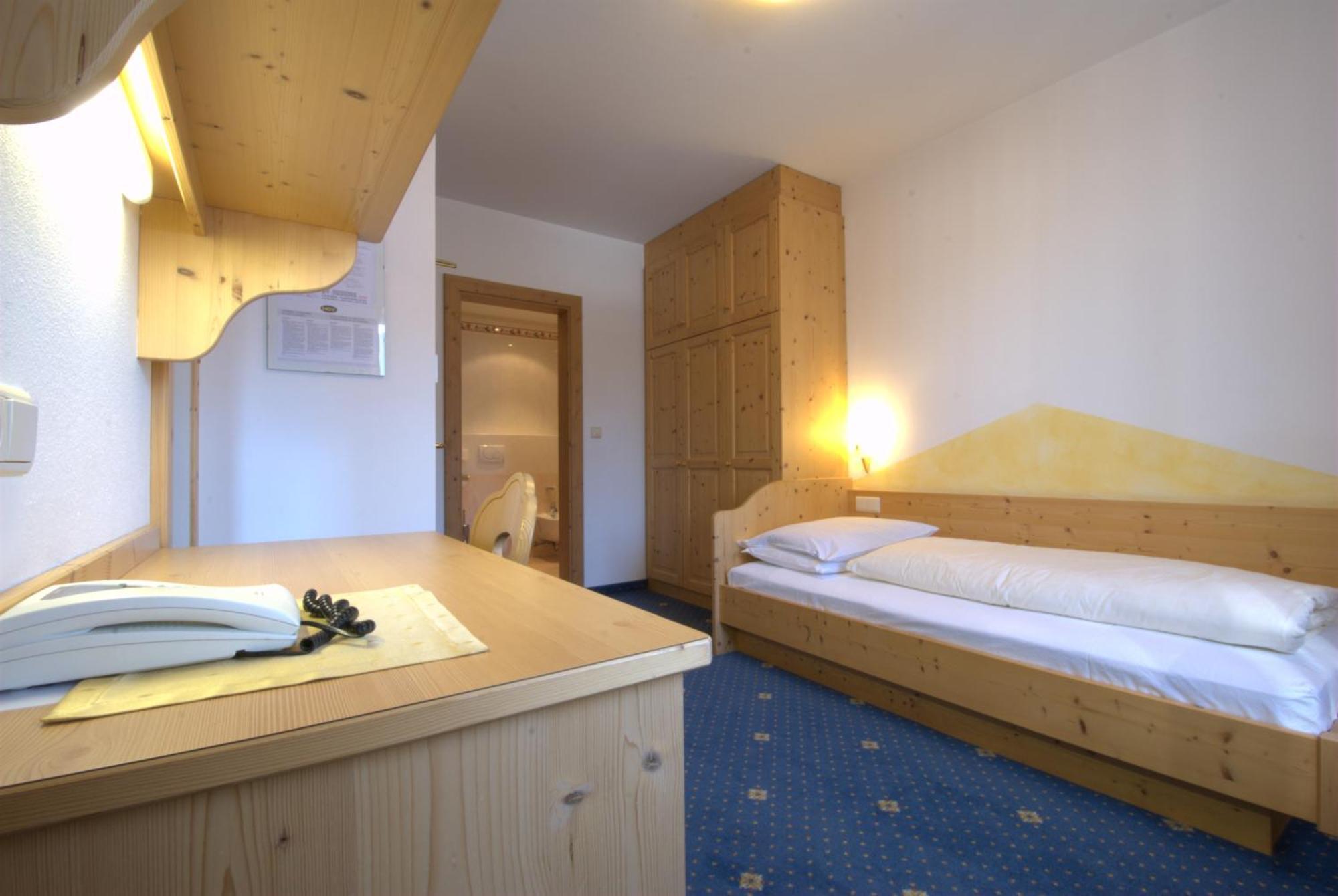 Hotel Urthaler دوبياكو المظهر الخارجي الصورة