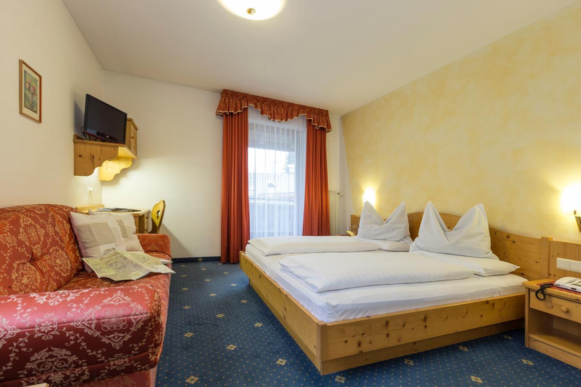 Hotel Urthaler دوبياكو المظهر الخارجي الصورة