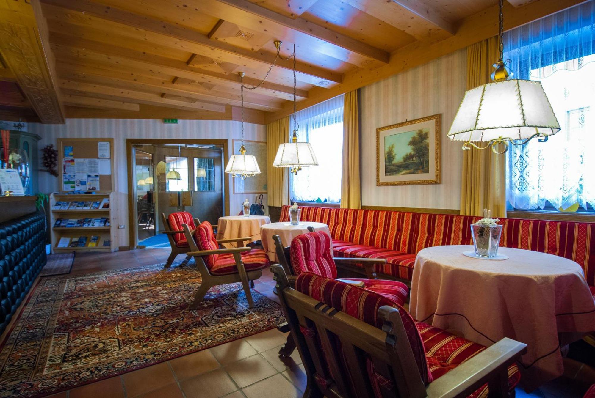 Hotel Urthaler دوبياكو المظهر الخارجي الصورة